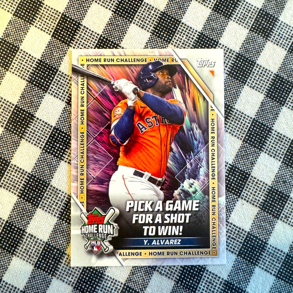 🚨HUGE SALE MUST GO🚨Brand New Y. Alvarez Topps Home Run Challenge Card